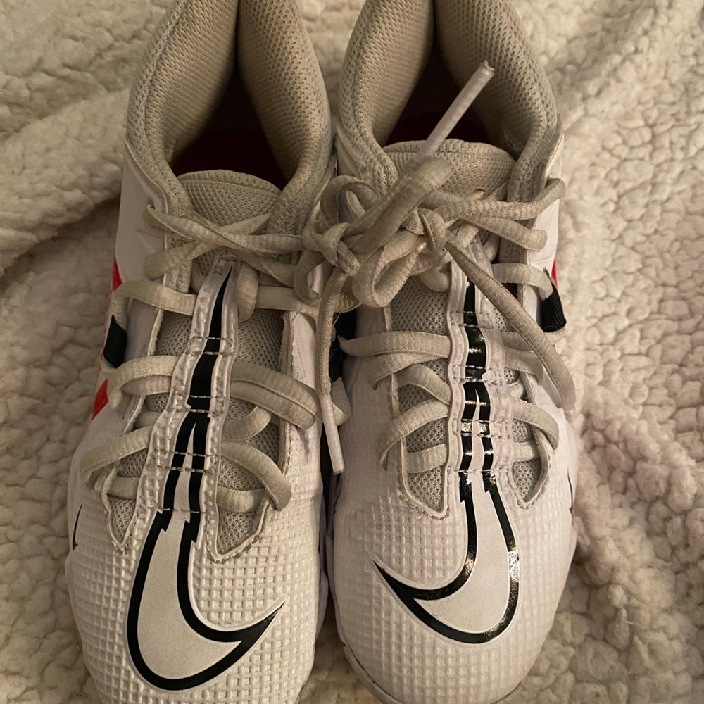 Nike Alfa Menace Shark Cleats boys size 3.5Y